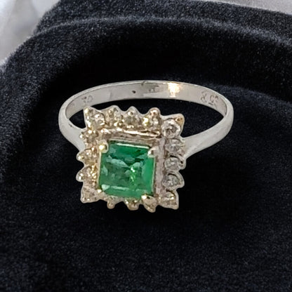 Natural Emerald & Natural Diamond Ring